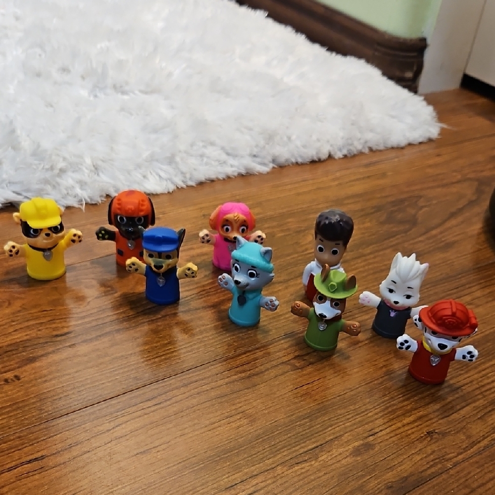 Paw Patrol Colorfu Rubber l Finger Puppets Collection Set of 9